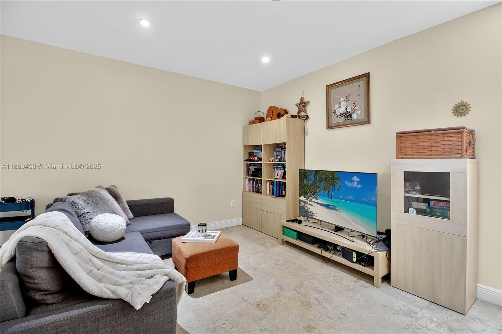 SOUTH BAY ESTATES - Residential