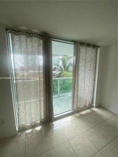 BRICKELL ON THE RIVER N T - Residential