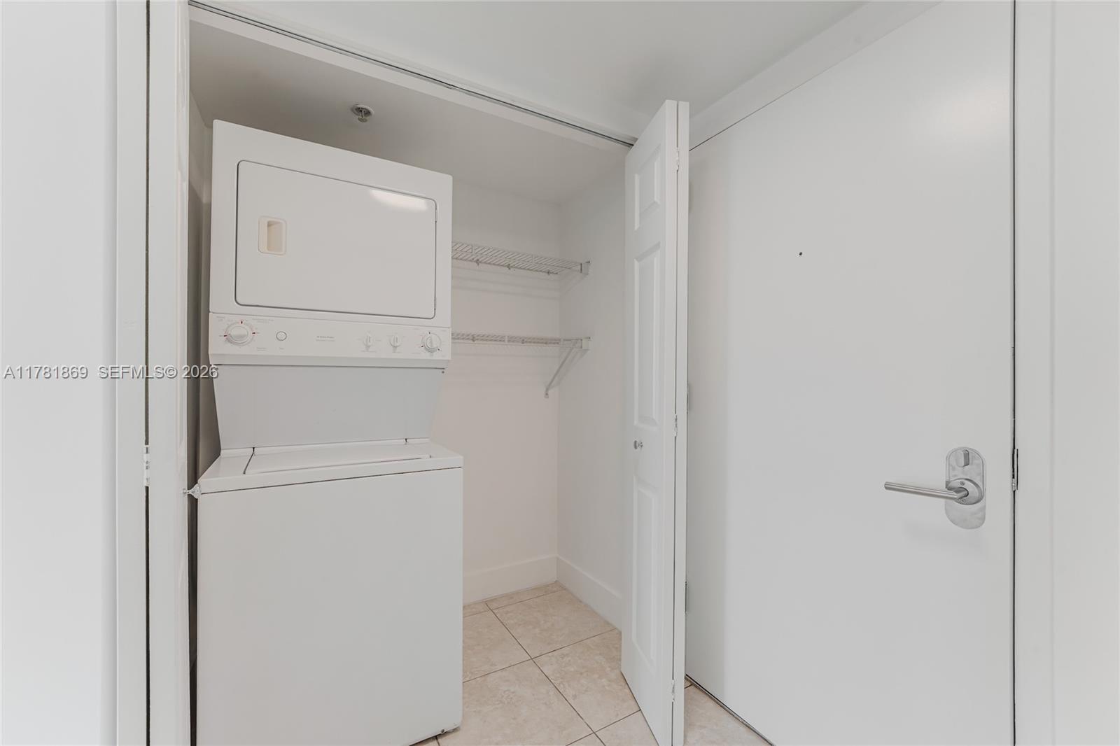 BRICKELL ON THE RIVER N T - Residential