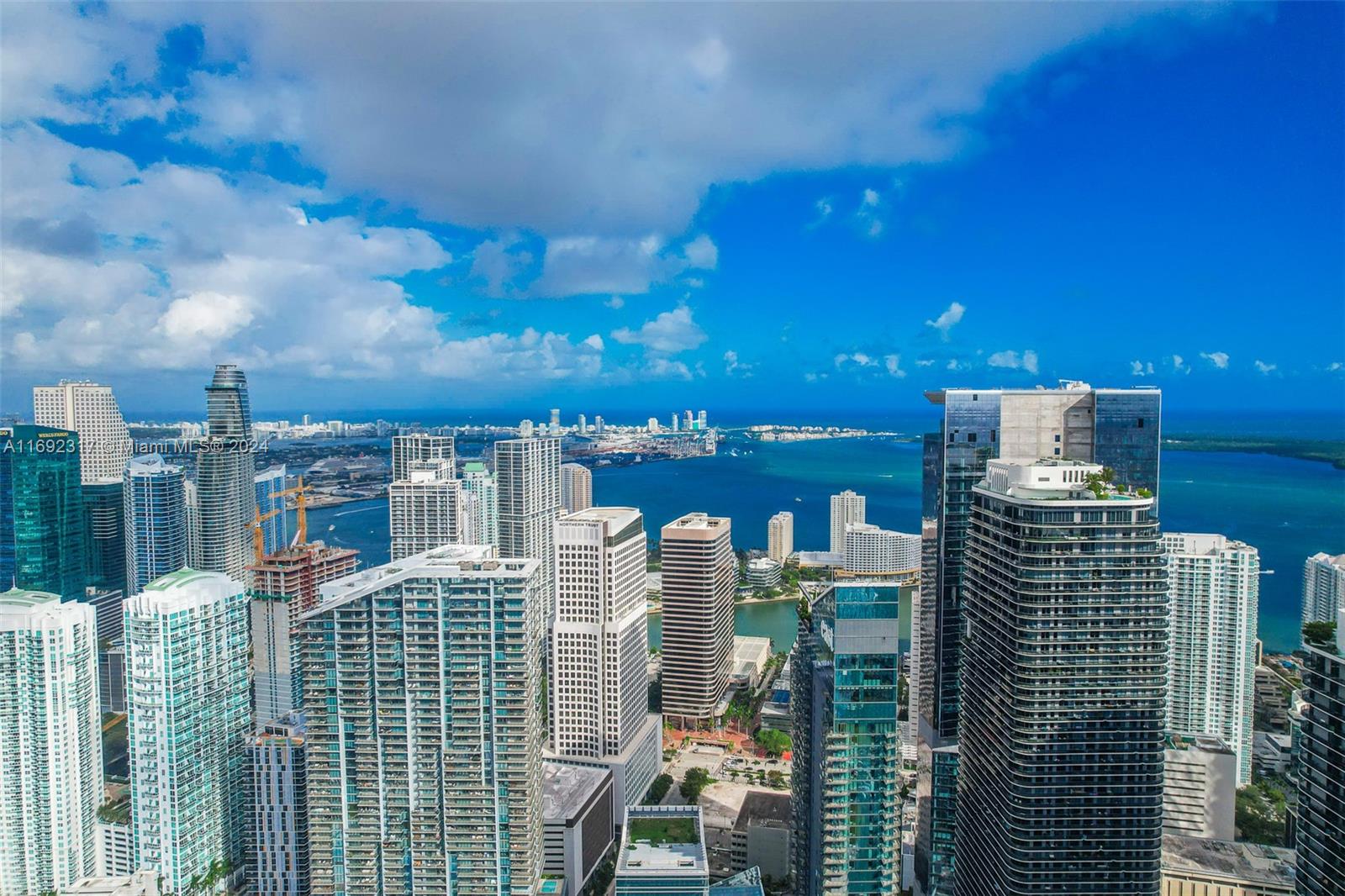 RISE CONDO - Residential