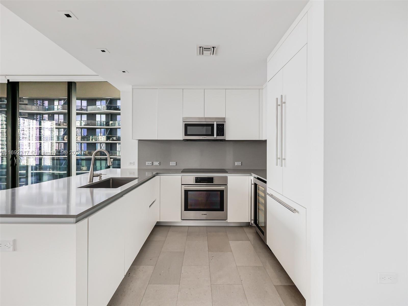 RISE CONDO - Residential