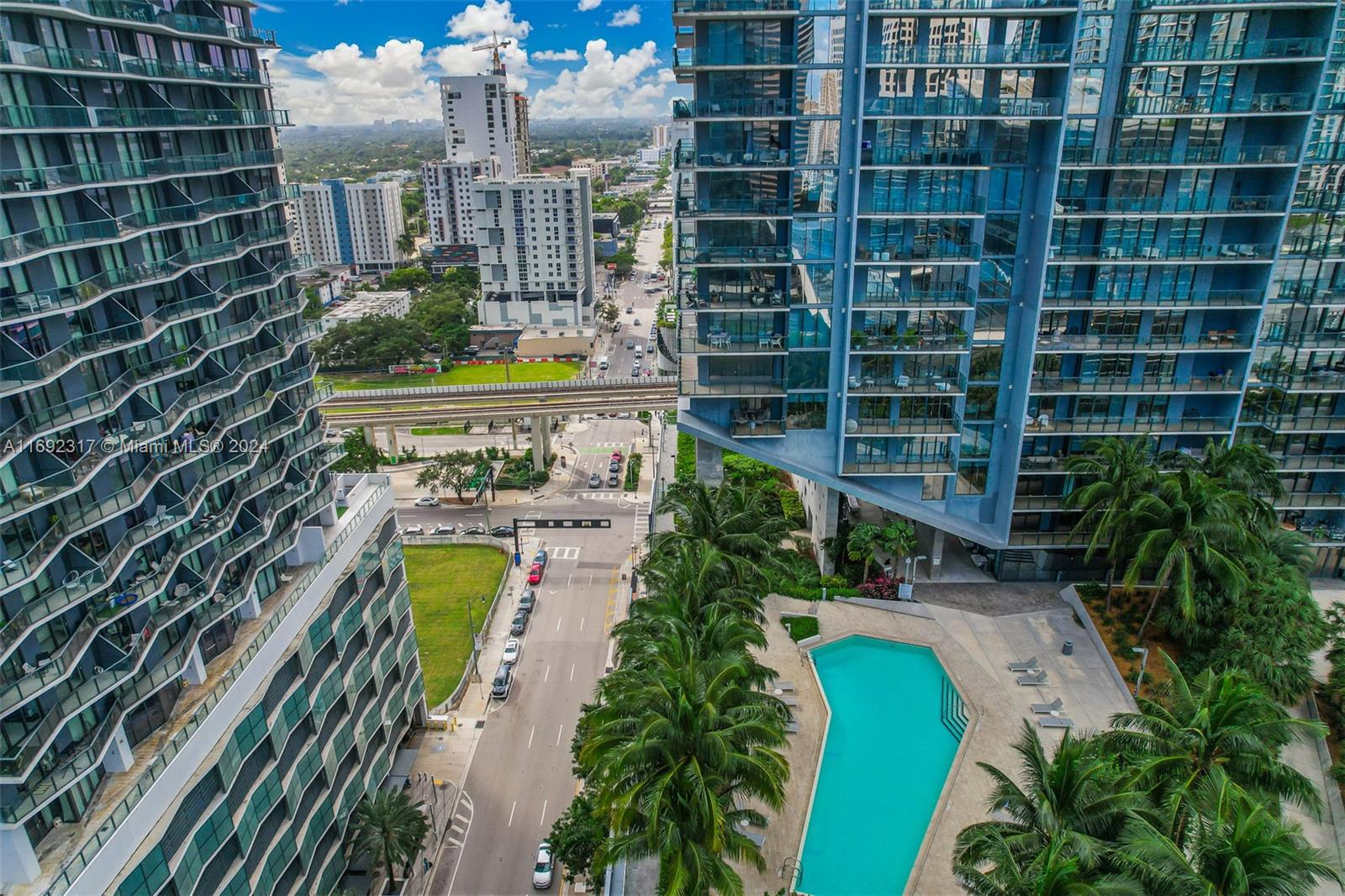 RISE CONDO - Residential