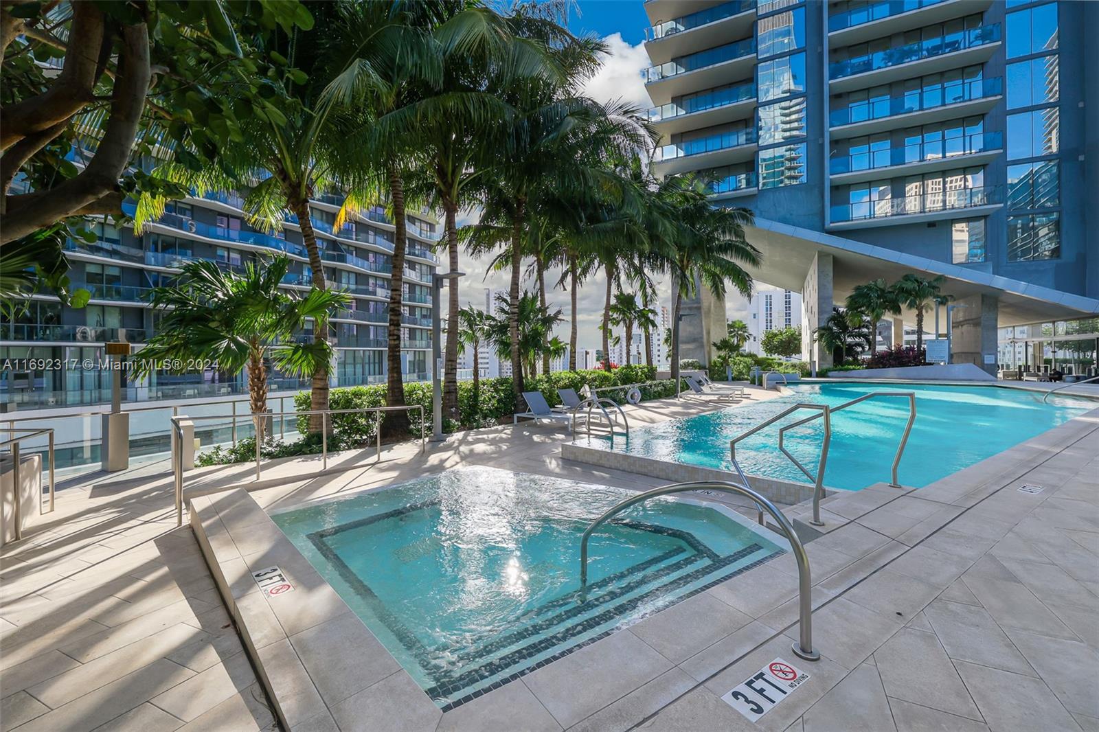 RISE CONDO - Residential