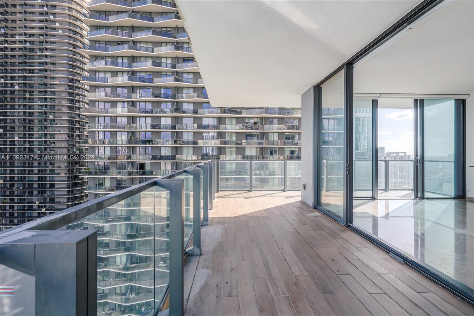 RISE CONDO - Residential