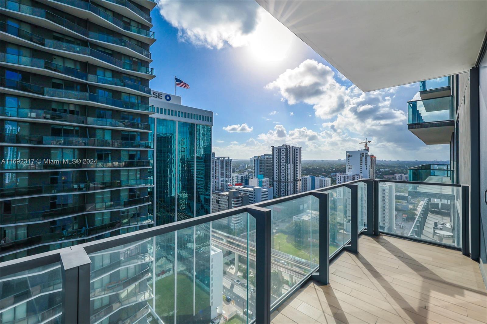 RISE CONDO - Residential
