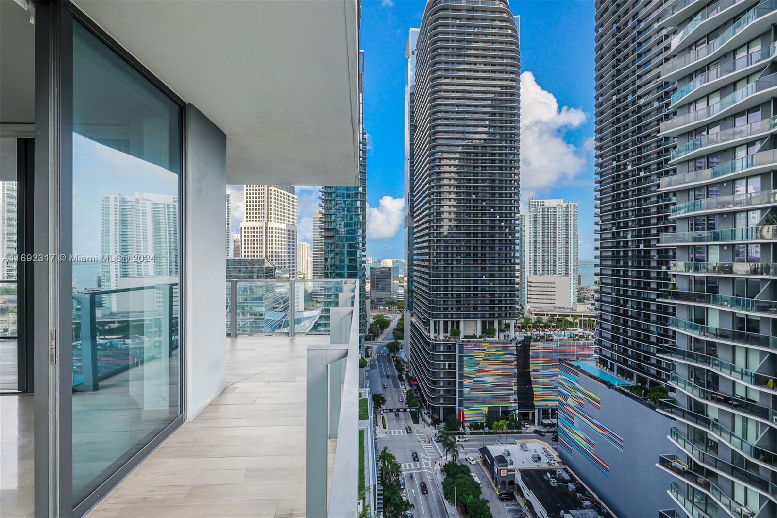 RISE CONDO - Residential