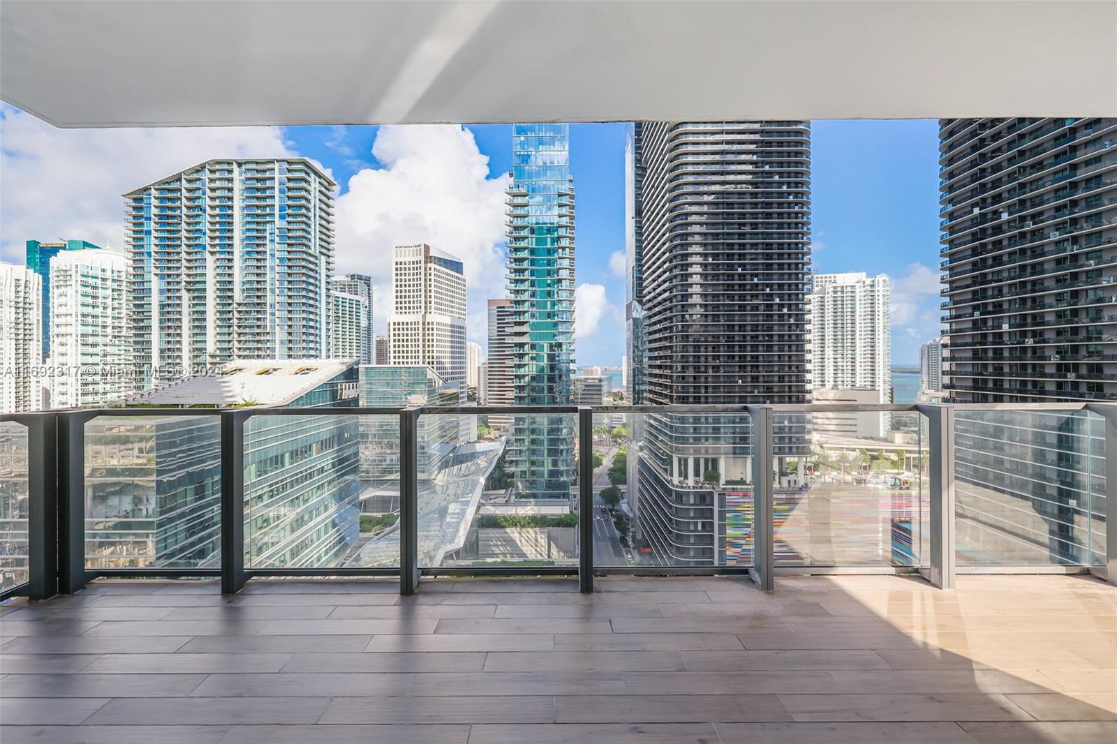 RISE CONDO - Residential