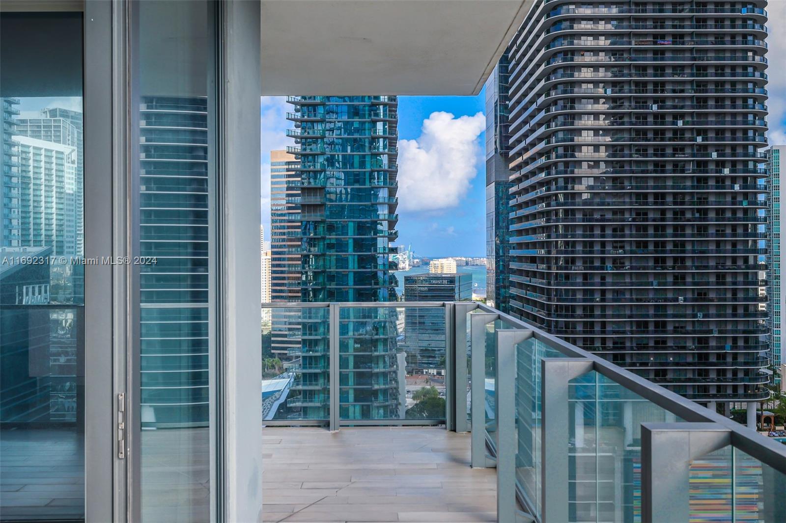 RISE CONDO - Residential