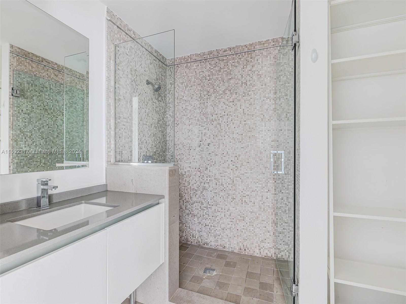 RISE CONDO - Residential