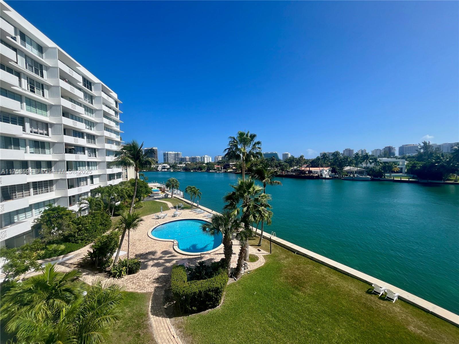9101 E Bay Harbor Dr 406
