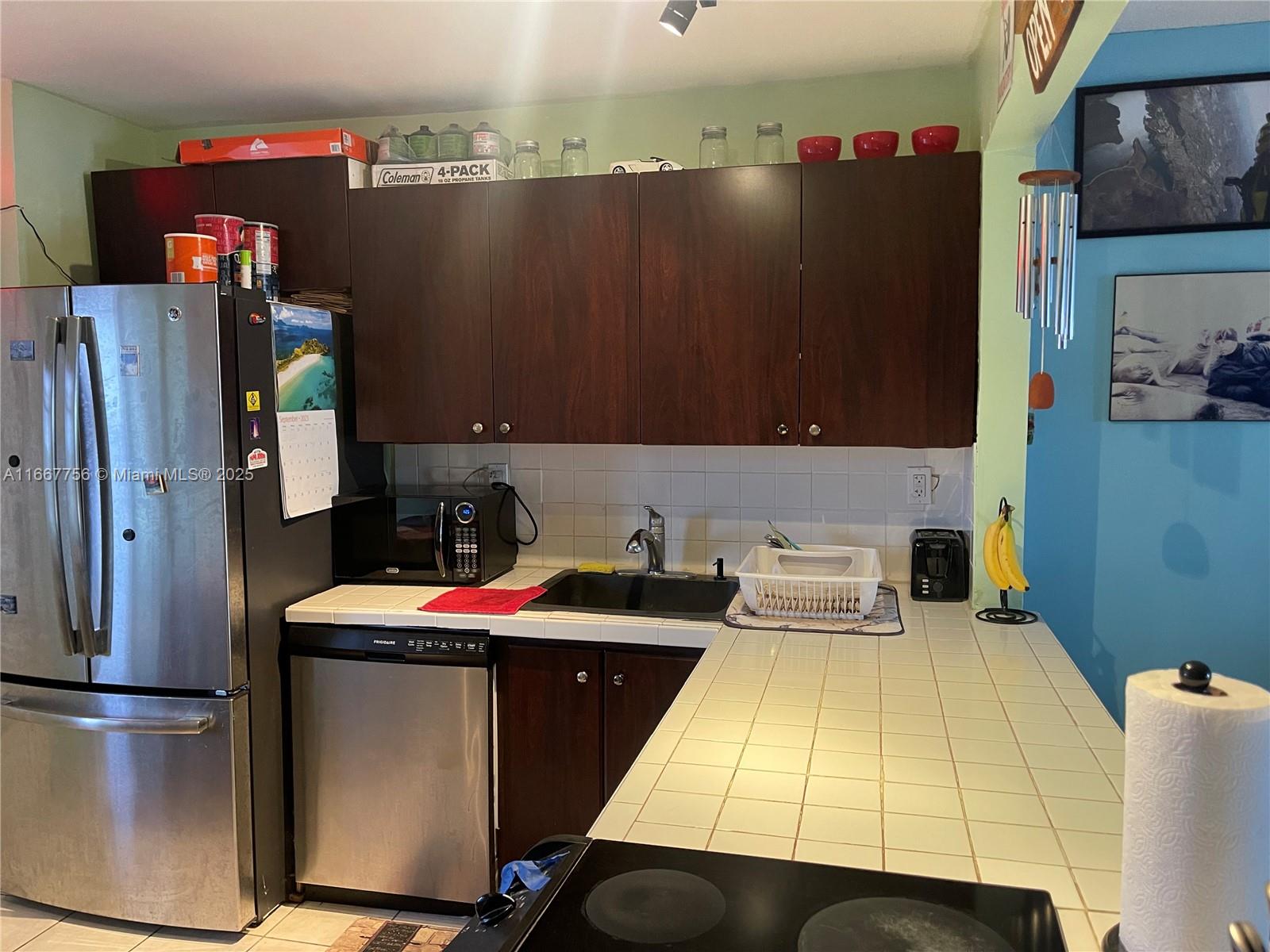 FIFITH MOORINGS CONDO - Residential