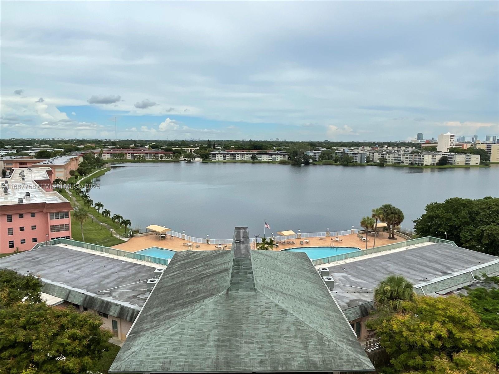 FIFITH MOORINGS CONDO - Residential