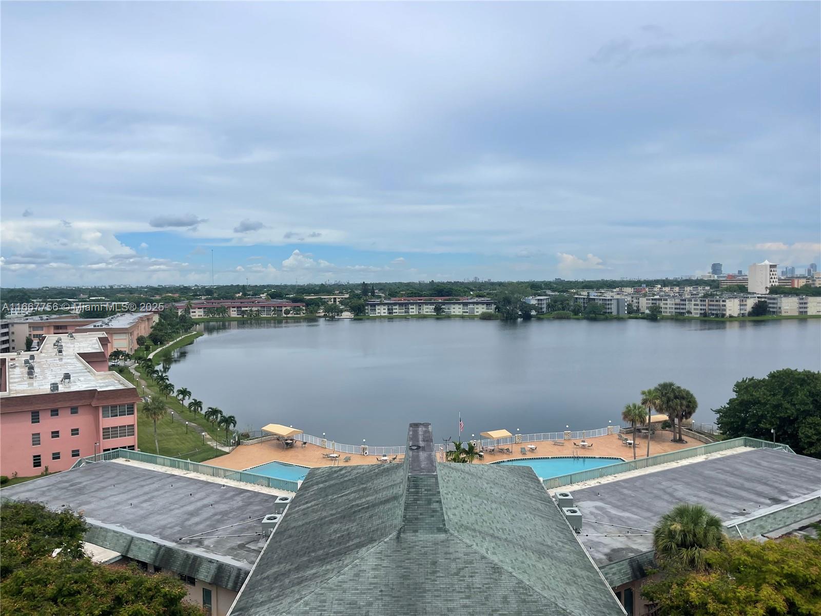 FIFITH MOORINGS CONDO - Residential