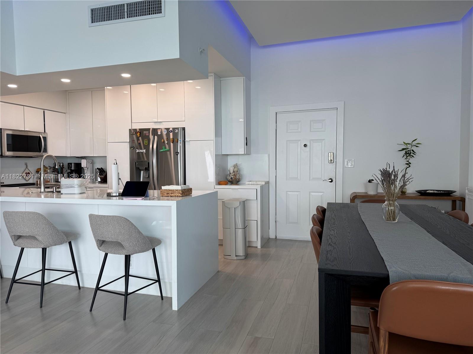 WAVE CONDO - Residential Lease