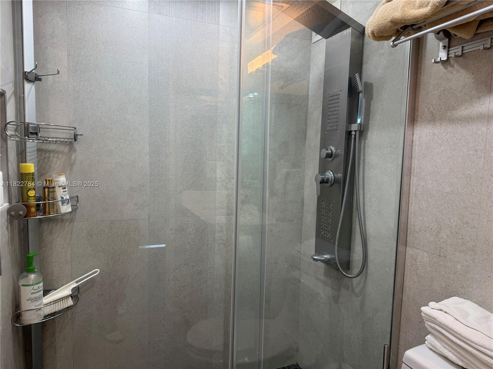 WAVE CONDO - Residential Lease