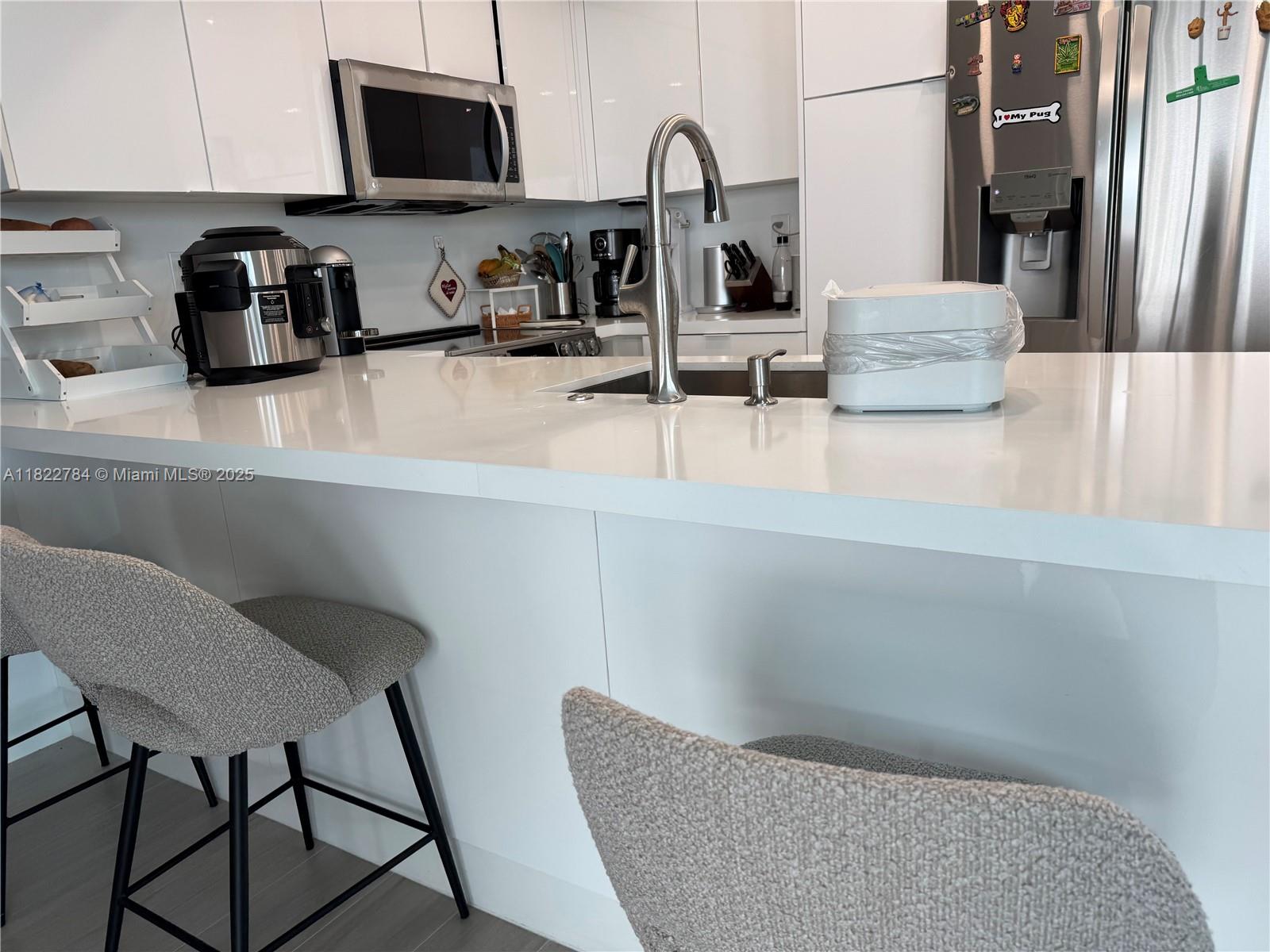 WAVE CONDO - Residential Lease