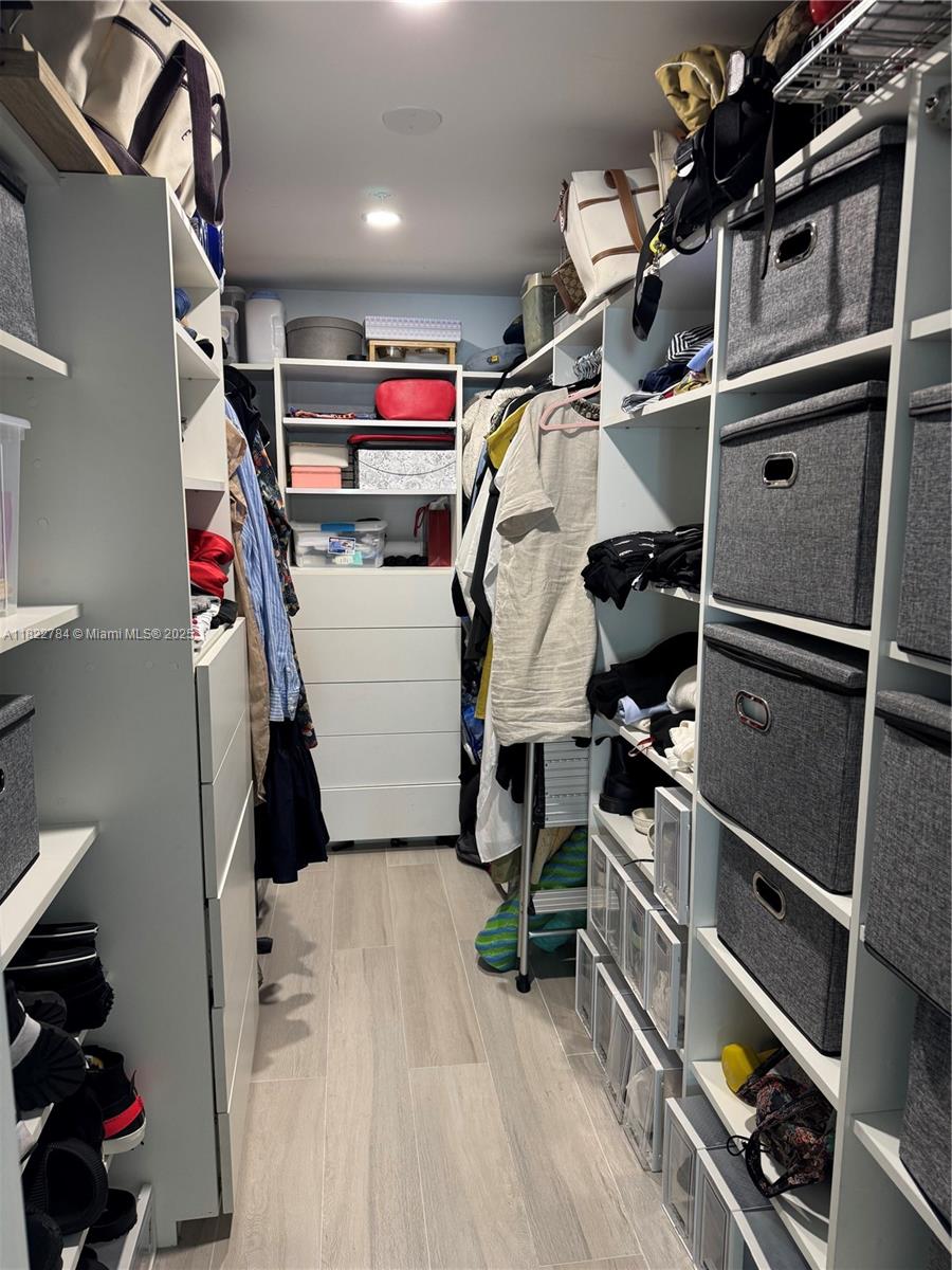 WAVE CONDO - Residential Lease