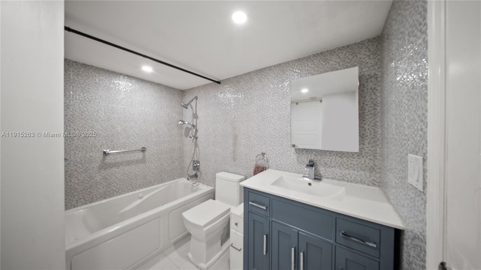 PARKER PLAZA CONDO ESTATE - Residential Lease