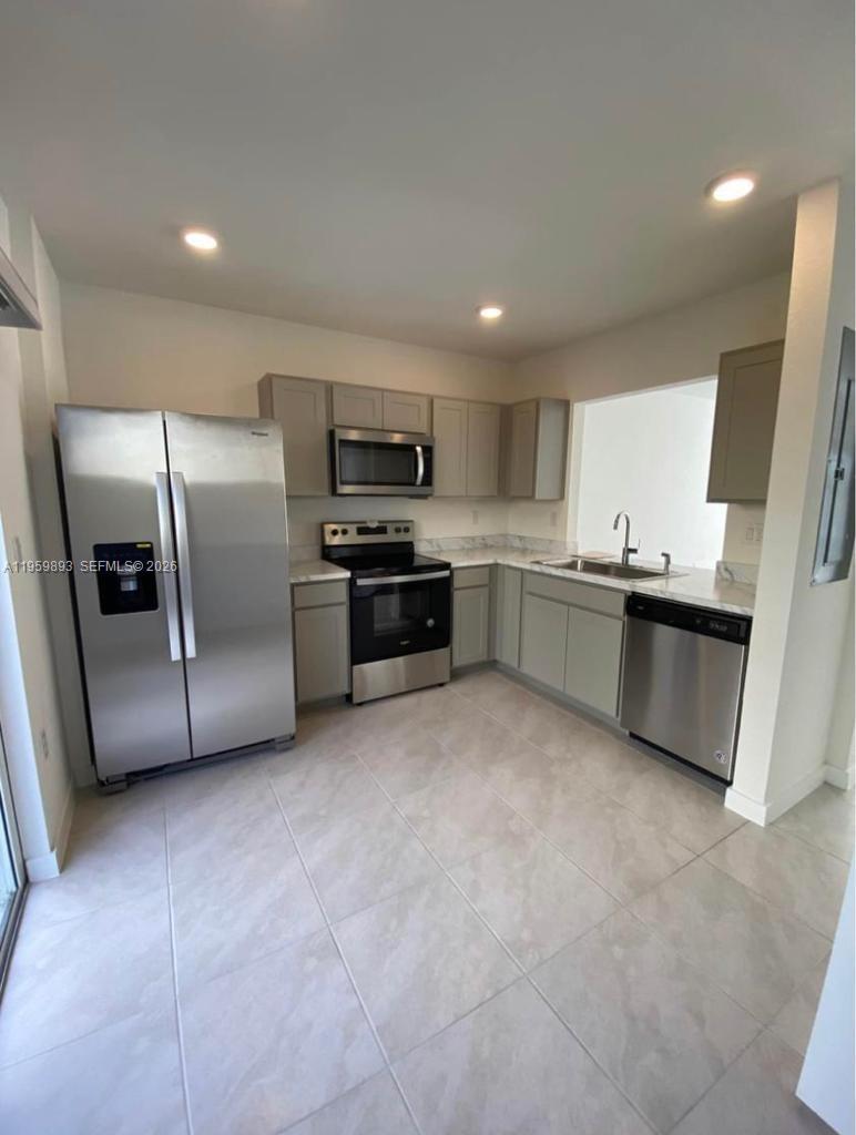 FVP SUBDIVISION - Residential Lease