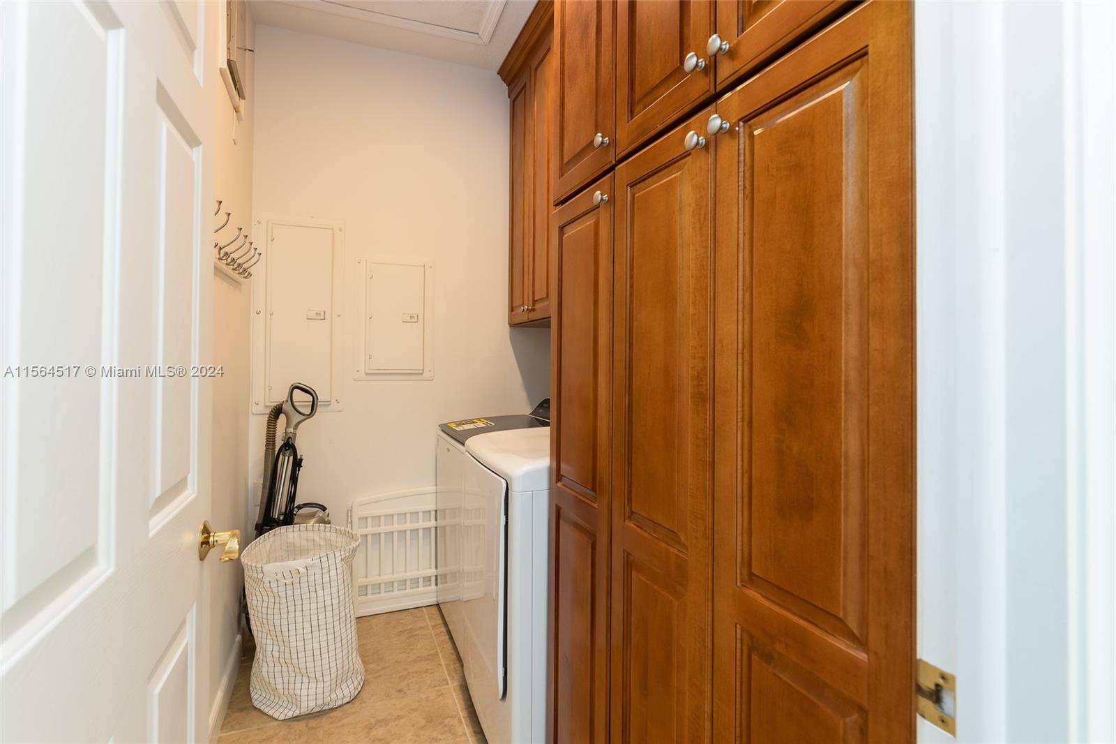 VENETIAN SHORES NO 3 - Residential