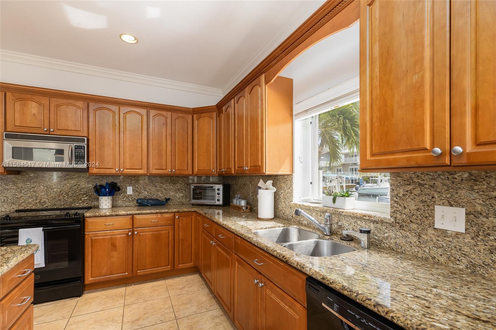 VENETIAN SHORES NO 3 - Residential