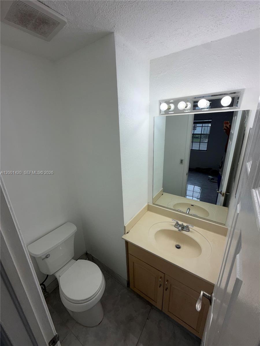 NORTH LAUDERDALE ESTATES - Residential Lease