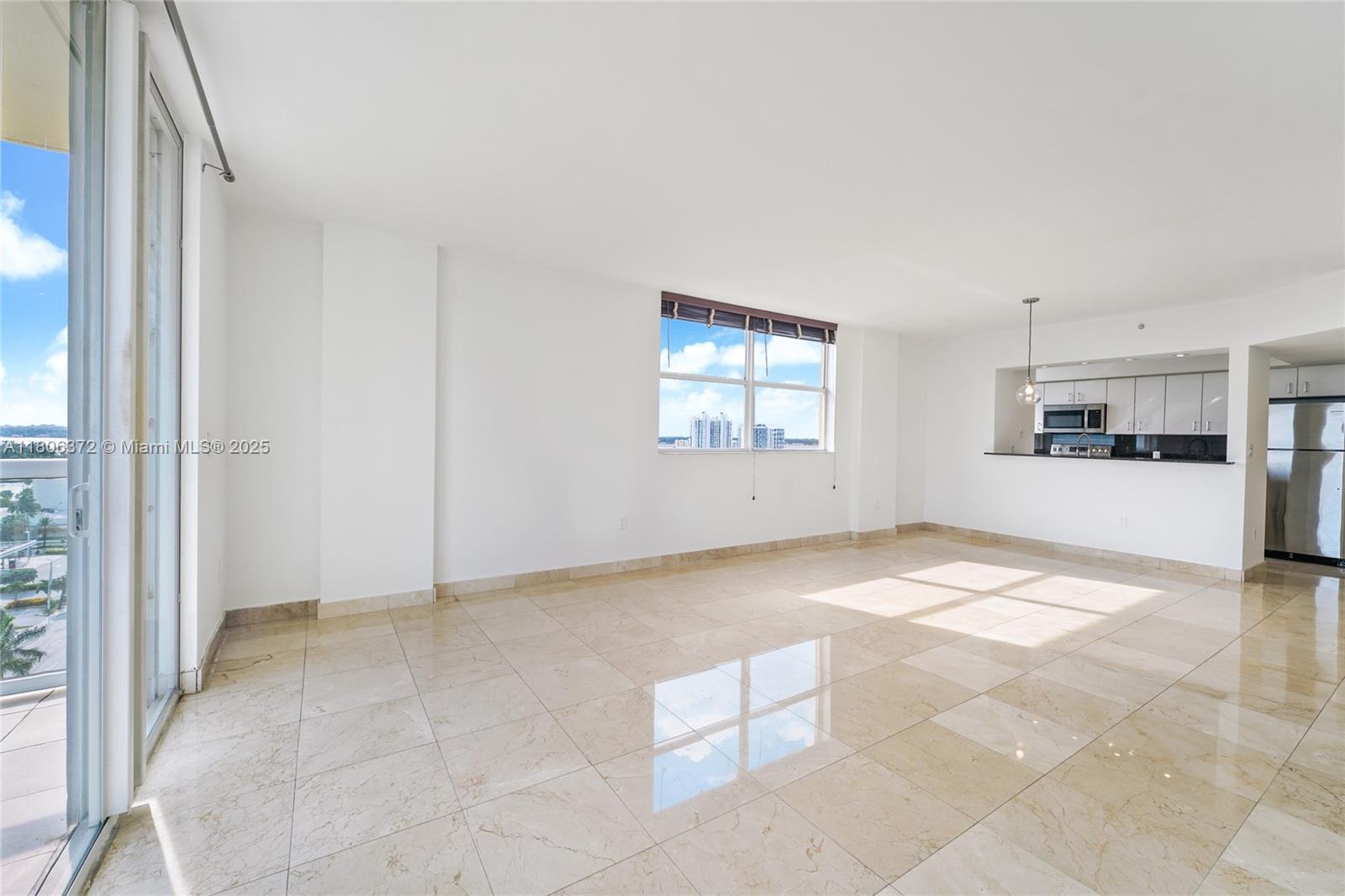 1625 Kennedy Causeway PH106