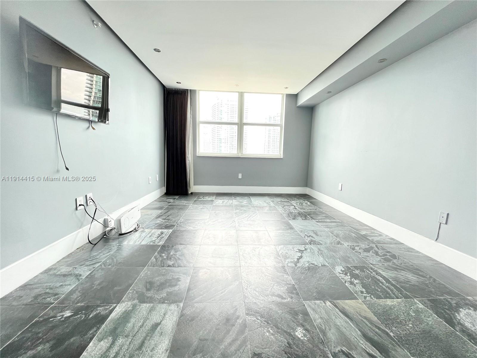 BRICKELL ON THE RIVER N T - Residential Lease