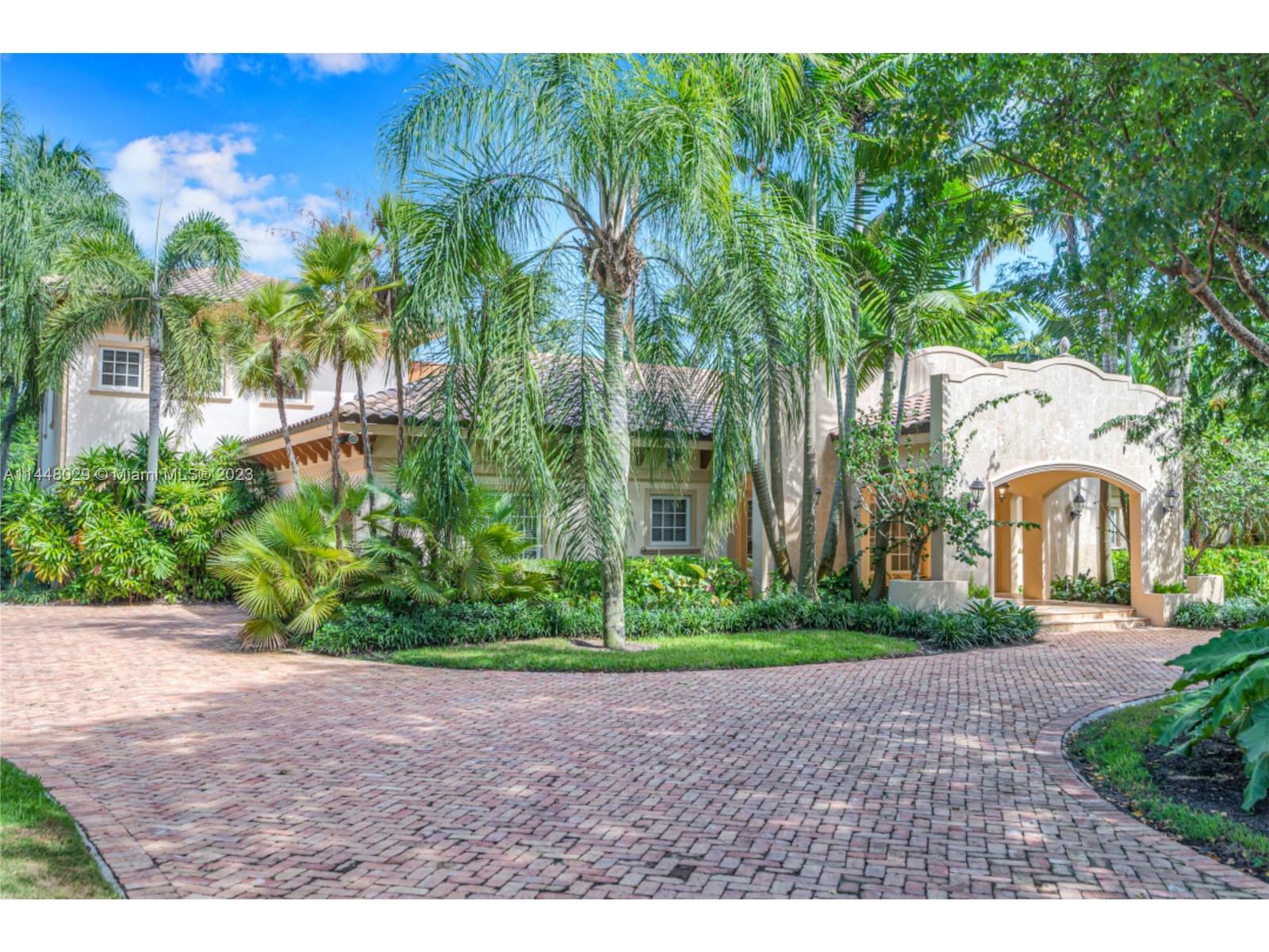Property for Sale at 9601 Sw 68th Ave, Pinecrest, Miami-Dade County, Florida - Bedrooms: 5 
Bathrooms: 5  - $3,799,000