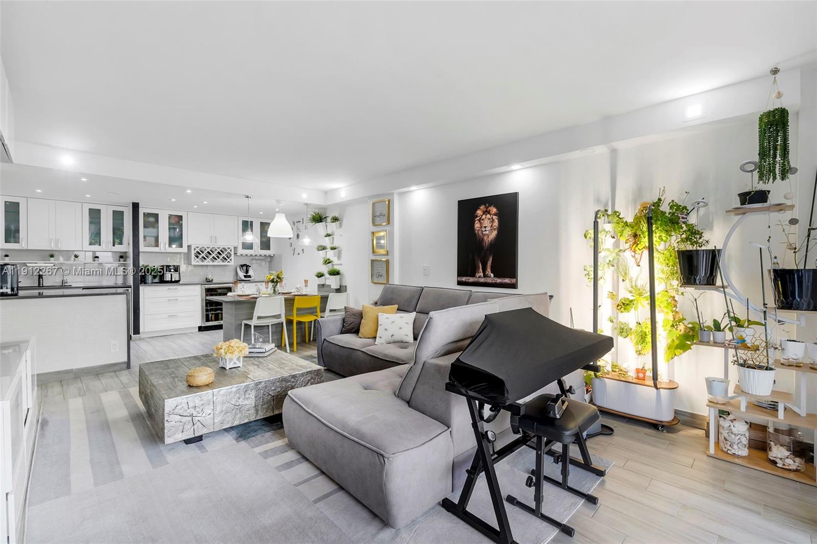 BOCA TOWERS CONDO PORTION - Residential