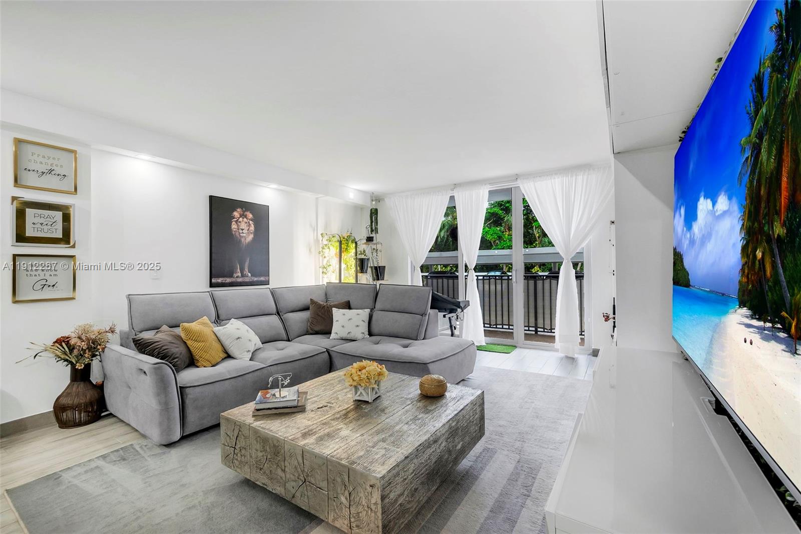 BOCA TOWERS CONDO PORTION - Residential