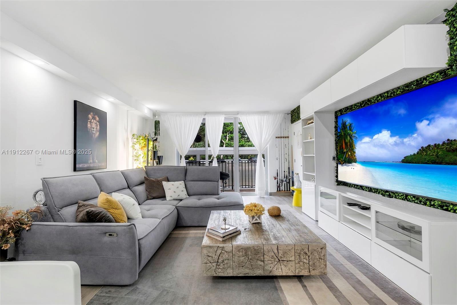 BOCA TOWERS CONDO PORTION - Residential