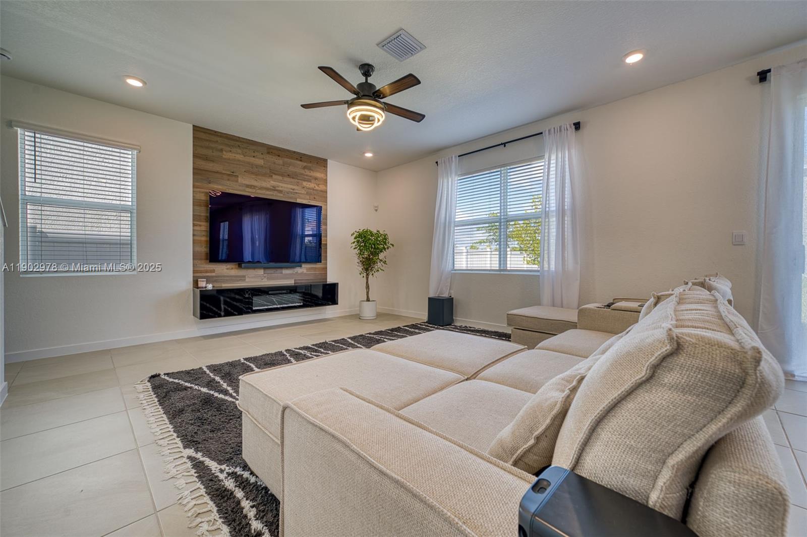 DIXIE HEIGHTS - Residential