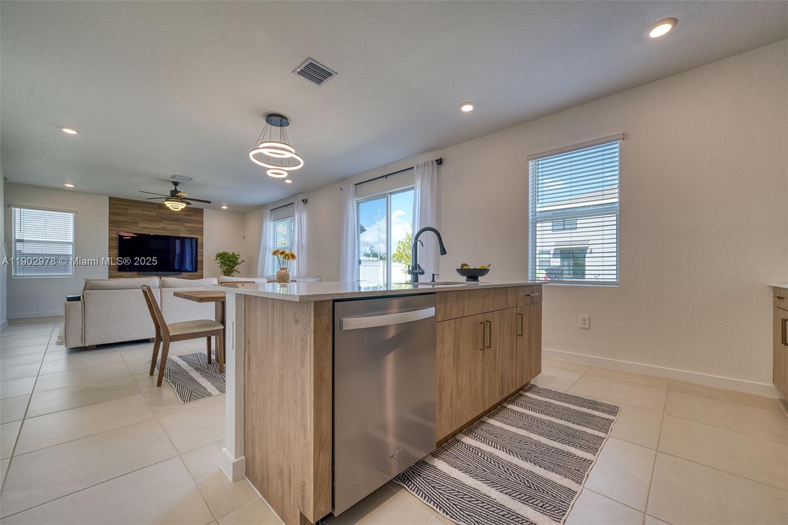 DIXIE HEIGHTS - Residential