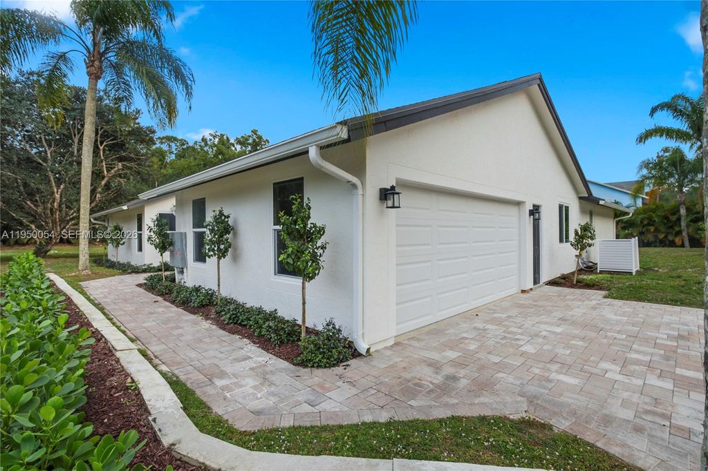 Photo of 12090 164th Ct N #mainhouse, Jupiter, FL 33478 (MLS # A11950054)