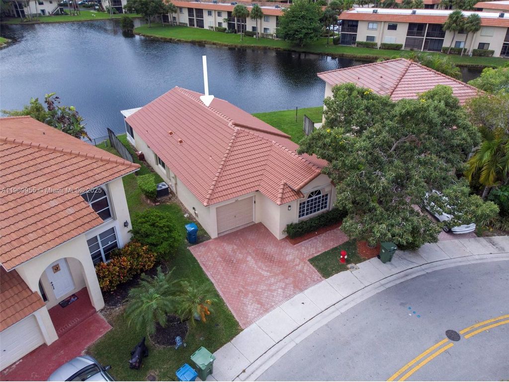 Photo of 104 Danielle Ct, Weston, FL 33326 (MLS # A11909955)