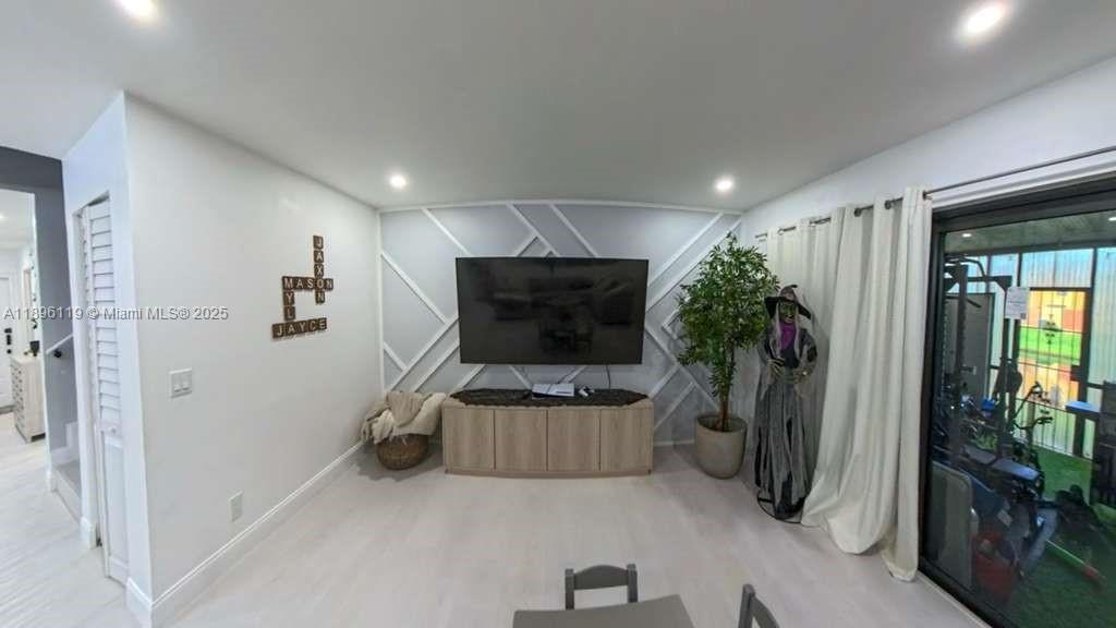WESTVIEW CONDOMINIUM NO F - Residential