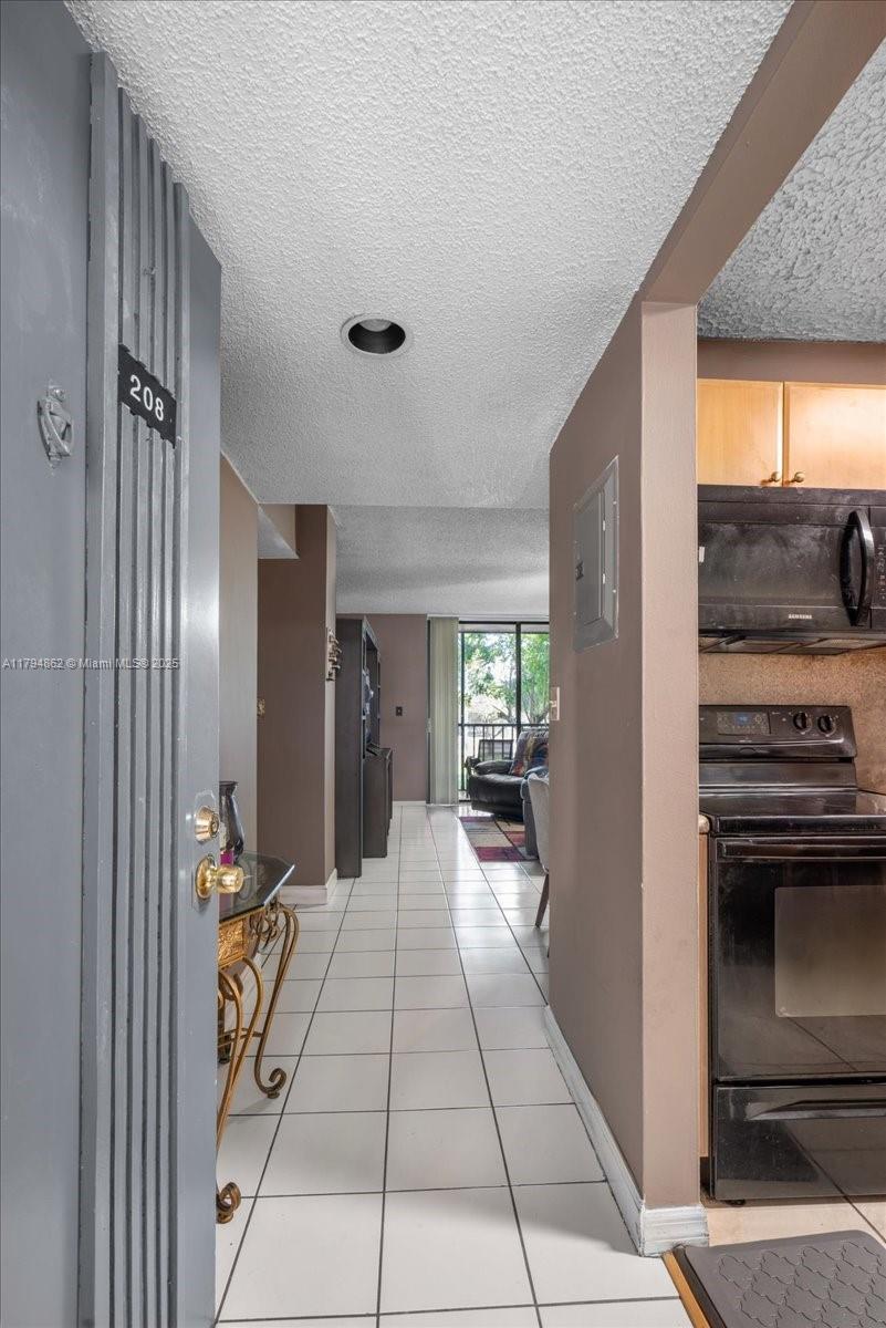HORIZONS WEST CONDO #3 - Residential