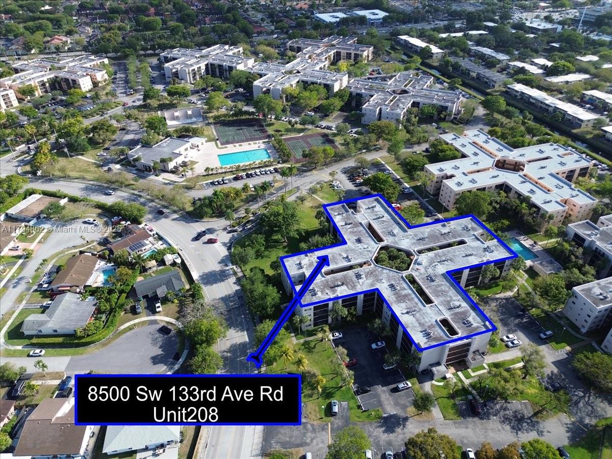 HORIZONS WEST CONDO #3 - Residential