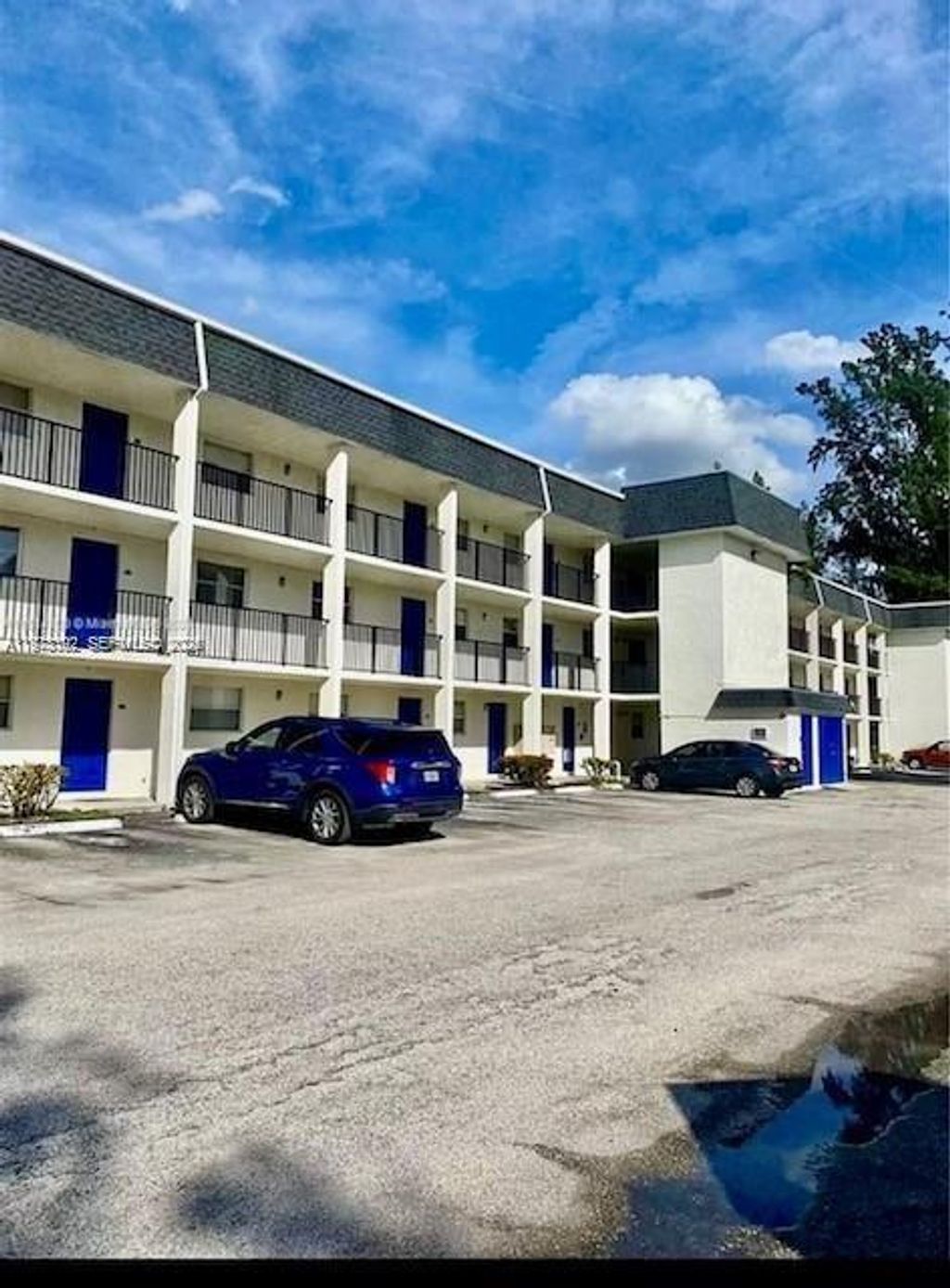 Photo of 5100 SW 64th Ave #105, Davie, FL 33314 (MLS # A11978192)