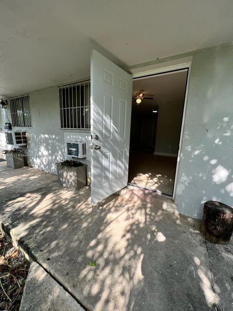 1220 NW 12th St 1 Homestead FL 33030