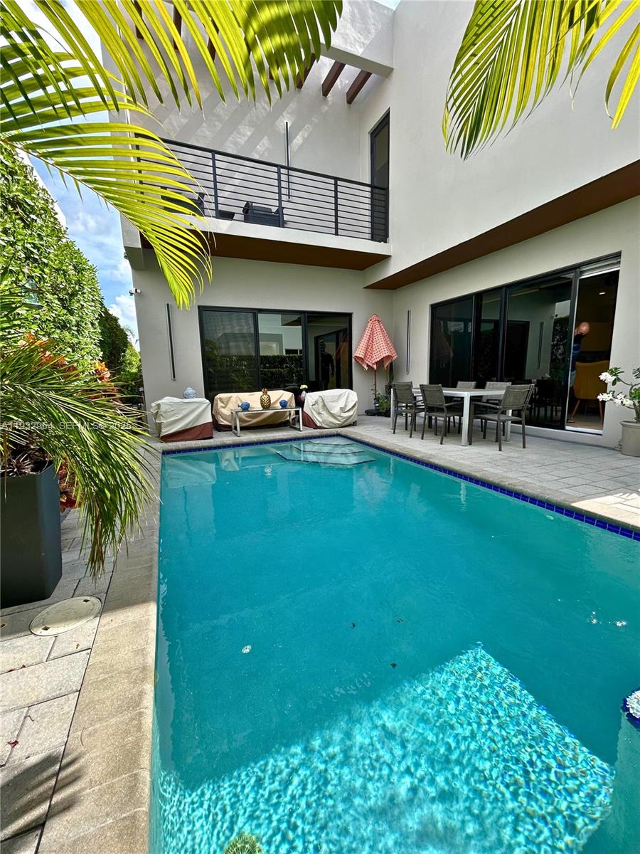 DORAL COMMONS RESIDENTIAL - Residential