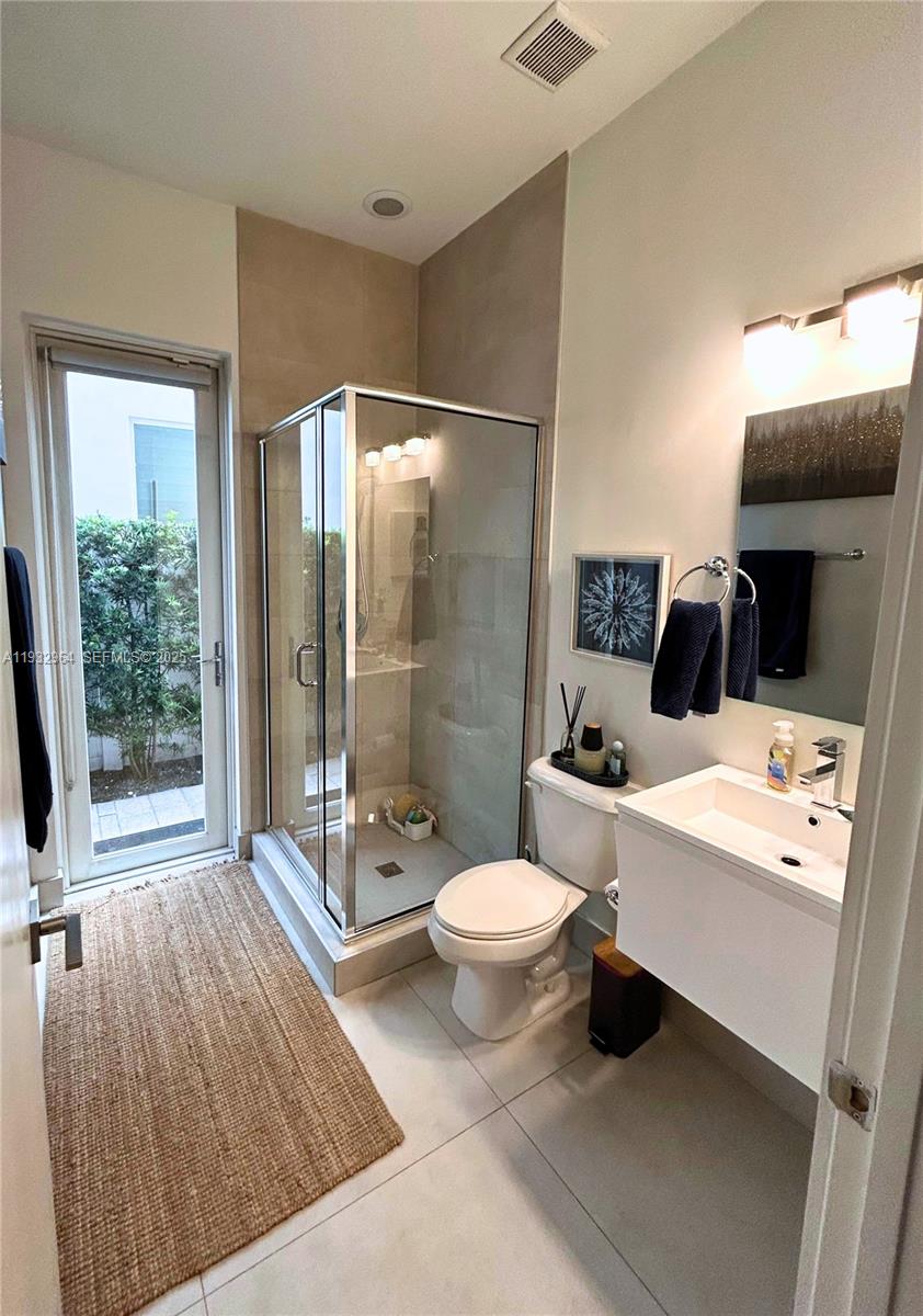 DORAL COMMONS RESIDENTIAL - Residential