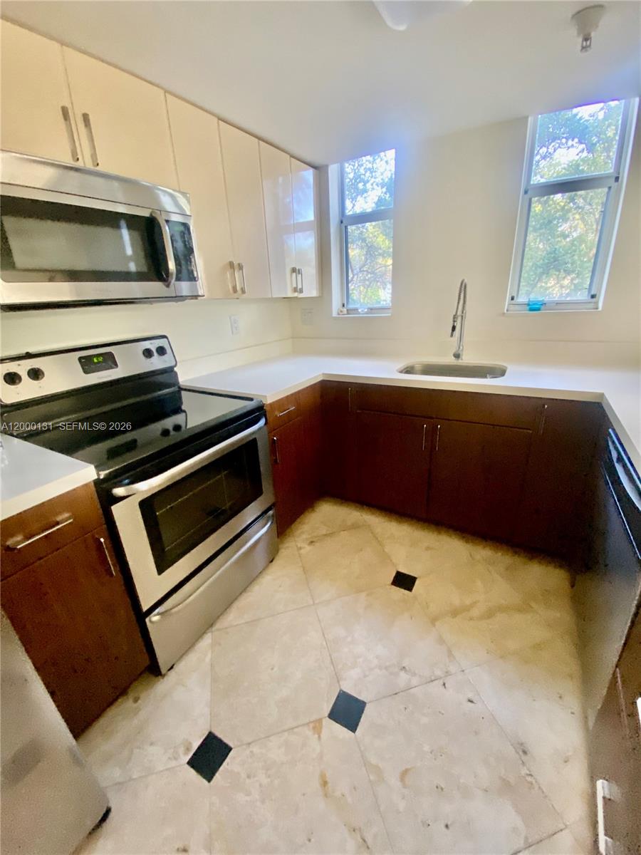 VISTA ON THE BAY CONDO - Residential Lease