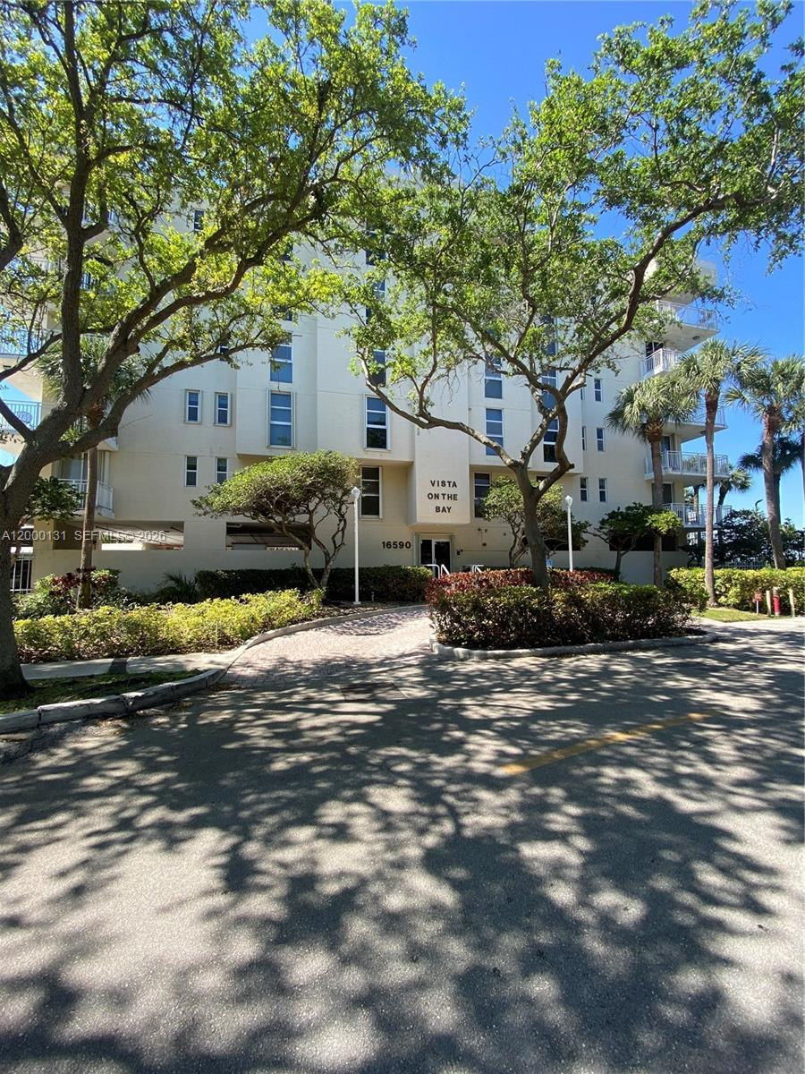 VISTA ON THE BAY CONDO - Residential Lease