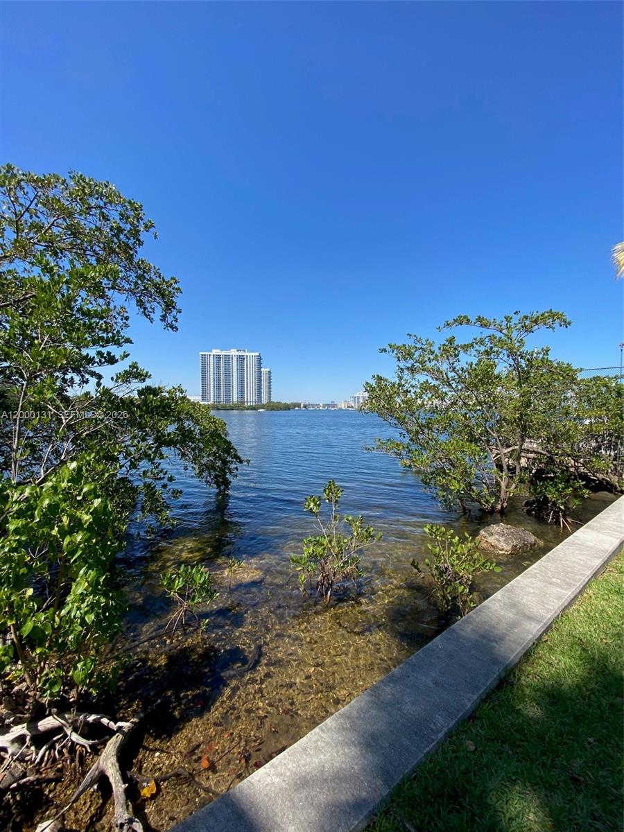VISTA ON THE BAY CONDO - Residential Lease