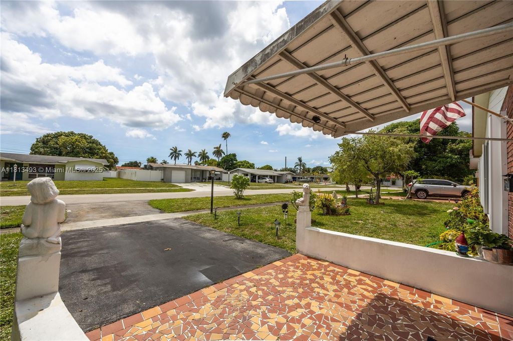 Photo of 1706 N 45th Ave, Hollywood, FL 33021 (MLS # A11813493)