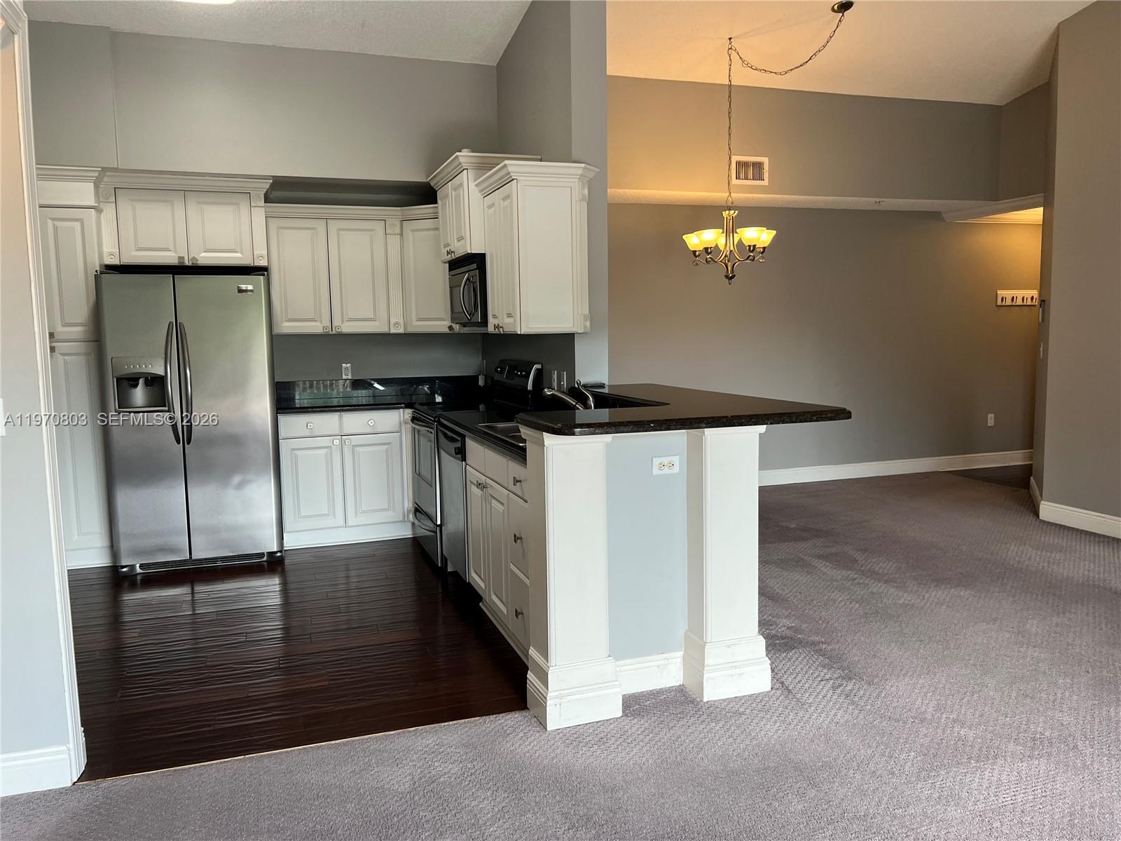 6928 SW 39th St A303