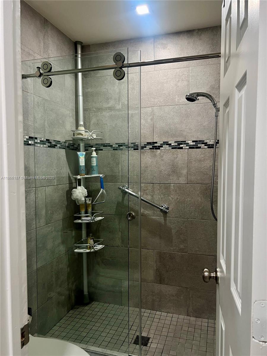 APPLEWOOD VILLAGE IV-D CO - Residential