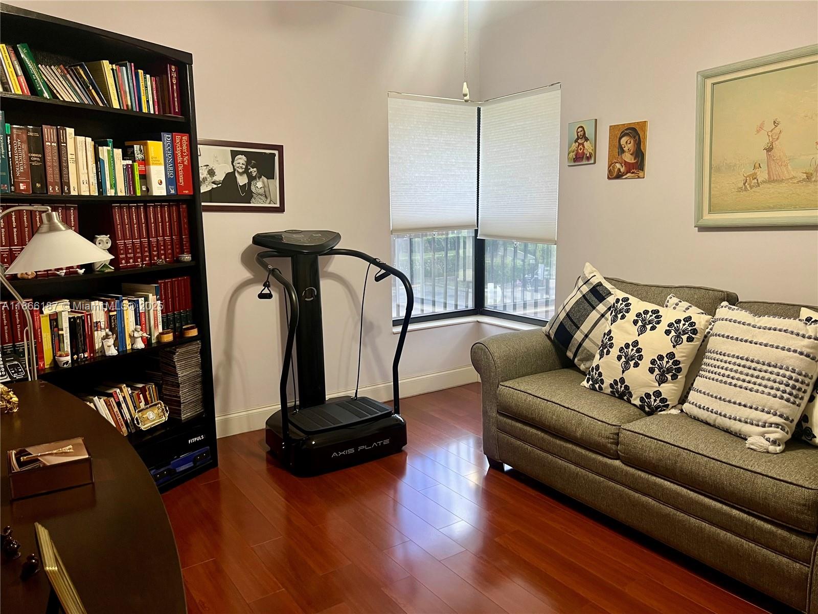 APPLEWOOD VILLAGE IV-D CO - Residential